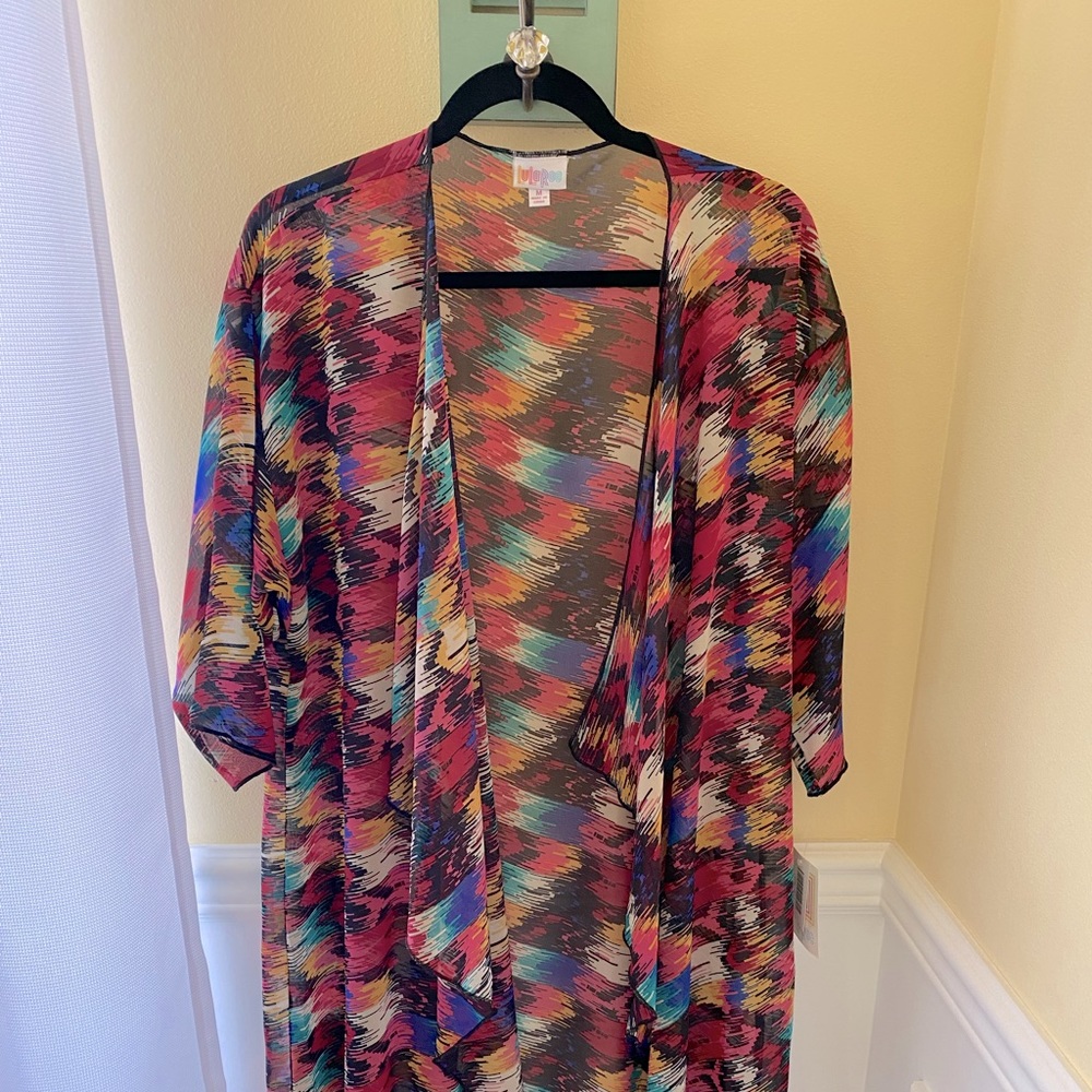 LuLaRoe Shirley Kimono. Size Medium